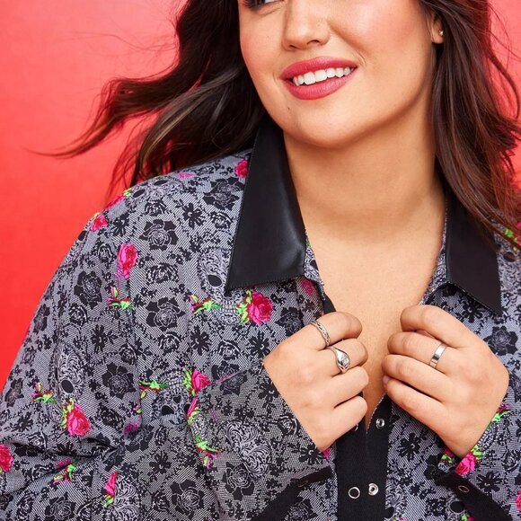 Betsey Johnson x Torrid Georgette Rose Skull Tunic Shirt Faux Leather Collar - Picture 5 of 13